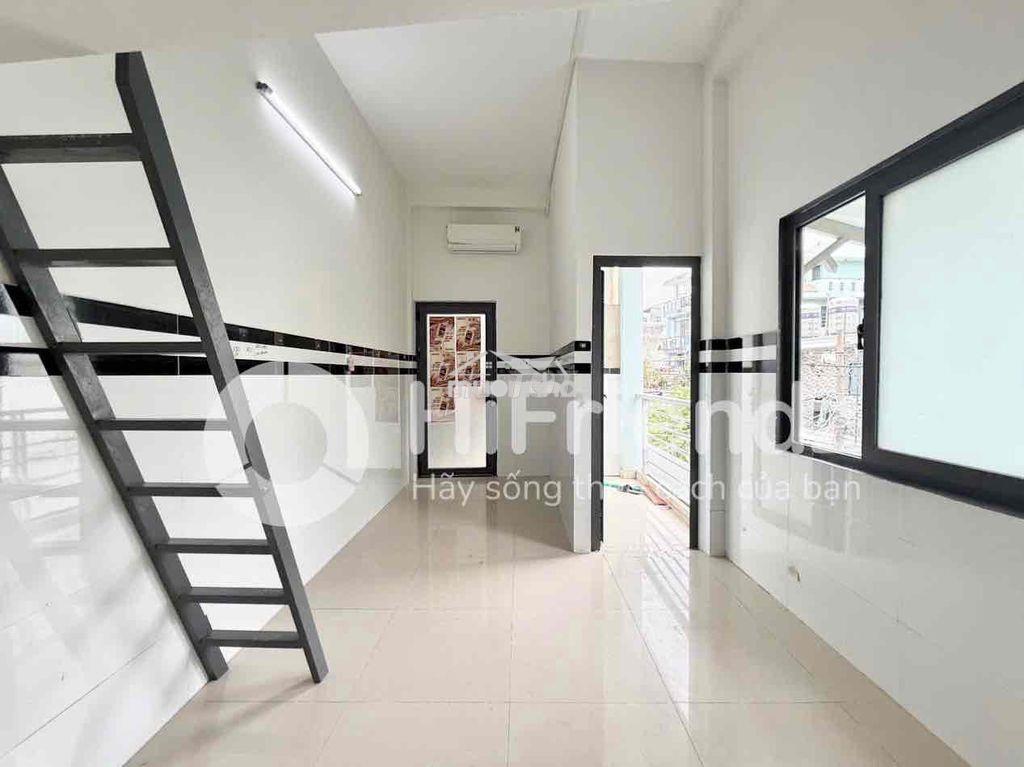 Cho thuê phòng gác cao có ban công, cửa sổ trời - gần ngã 4 bốn xã - 4