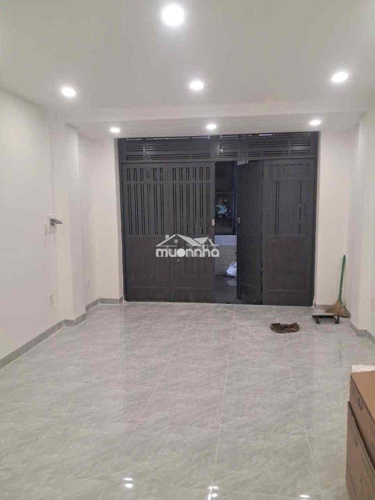 Nguyên căn hxh cmt8 (4x10m 1 lầu mới 2pn 2wc, 2 máy lạnh - 3