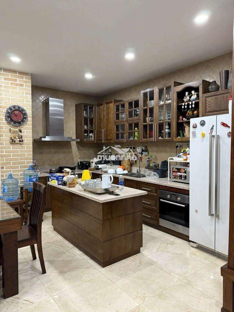 Bán căn biệt thự hẻm vip khu đuờng c1 , p13 gần nhà ga 6x16m  3 lầu st - 3