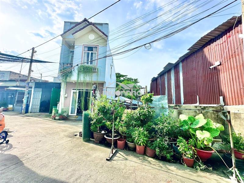 Đất 1/  nhựa  xtt 27_ dt 5x22m_ sát phan văn hớn, mua đón sóng vinhome