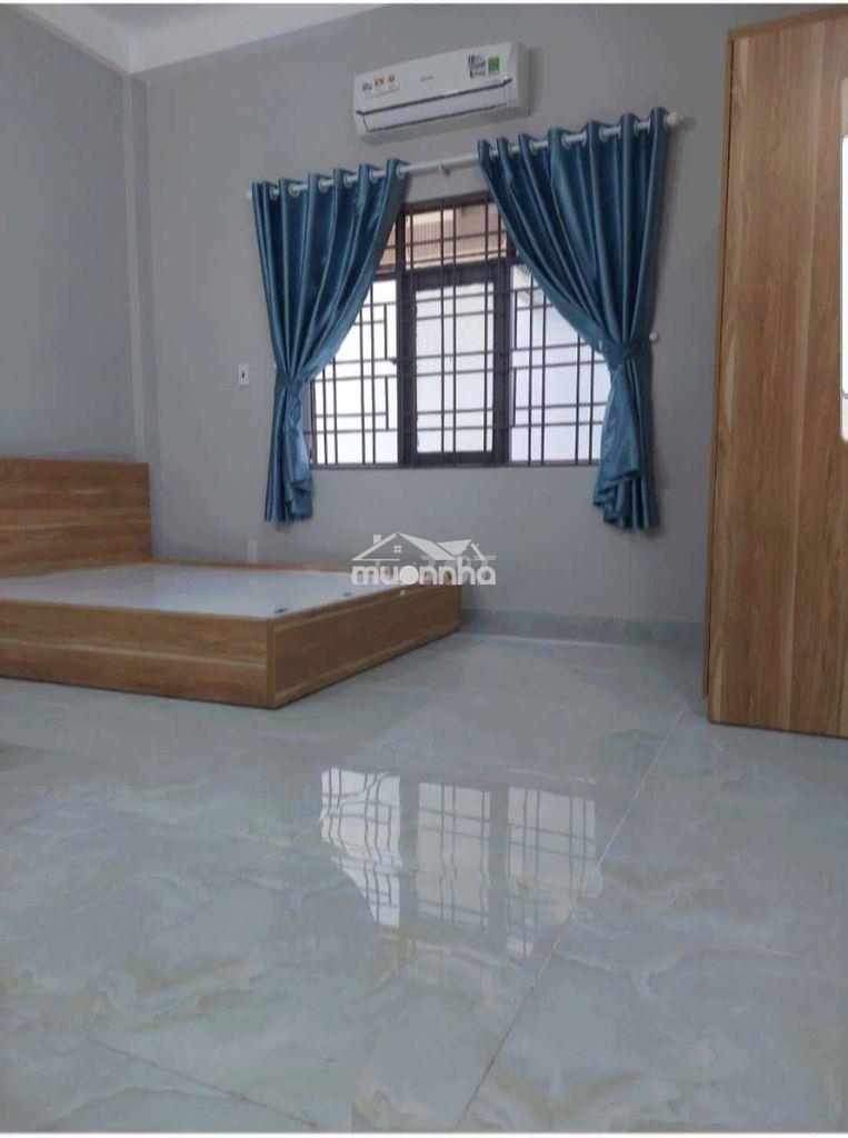 Phòng cửa sổ nắng ra trời đối diện chợ phạm văn hai 20m, p3, tân bình