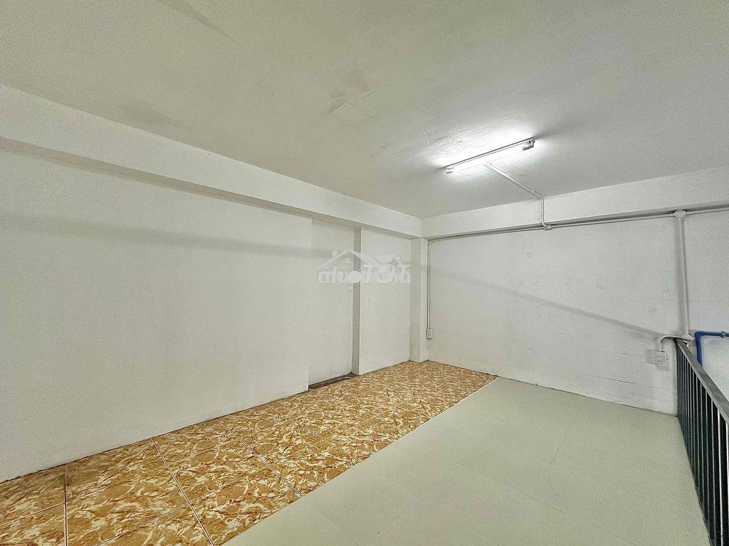 Duplex mới 100% ngay gigamall, gác 2m, ở được 3 người - 4