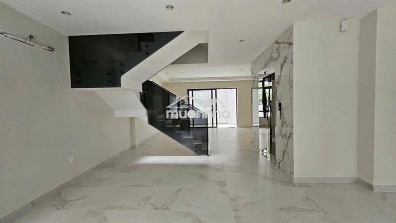 Cho thuê 1 trệt 1 lầu nhà mới 6x17m, có hầm để xe, máy lạnh giá 25tr