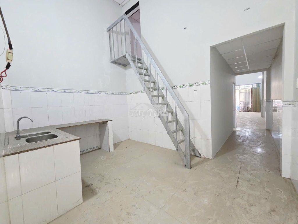 Cho thuê nhà hẻm 319 lê trọng tấn 4 x 22 m đúc lửng cực đẹp : 2 pn - 3