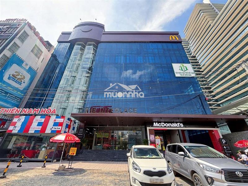 Cho thuê tầng trệt cách mạng tháng  dt 500m²