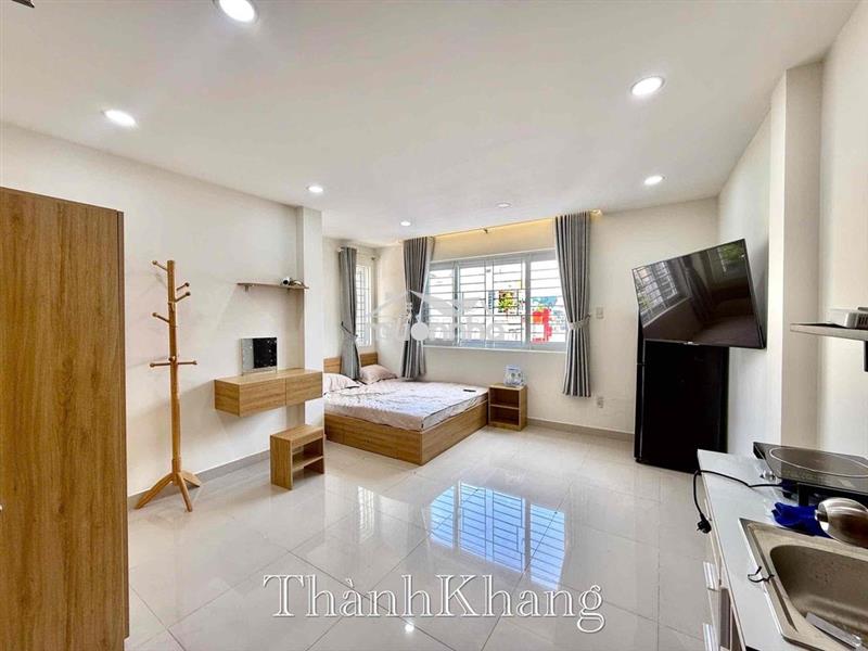 Cho thuê căn hộ cửa sổ lớn full nt rộng 30m2 ngay chợ bàn cờ q3