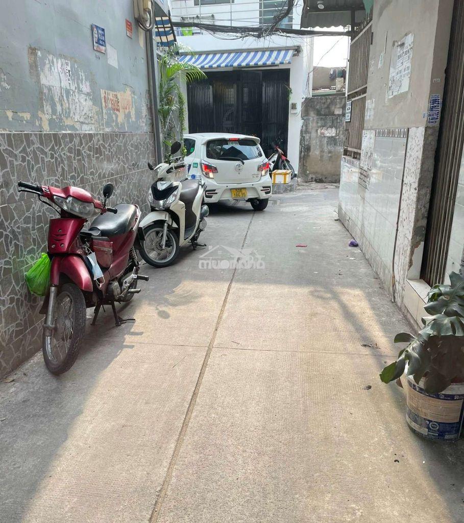 Nhà 3,5x4m 2 lầu ngay ngã tư lạc long quân âu cơ - 4
