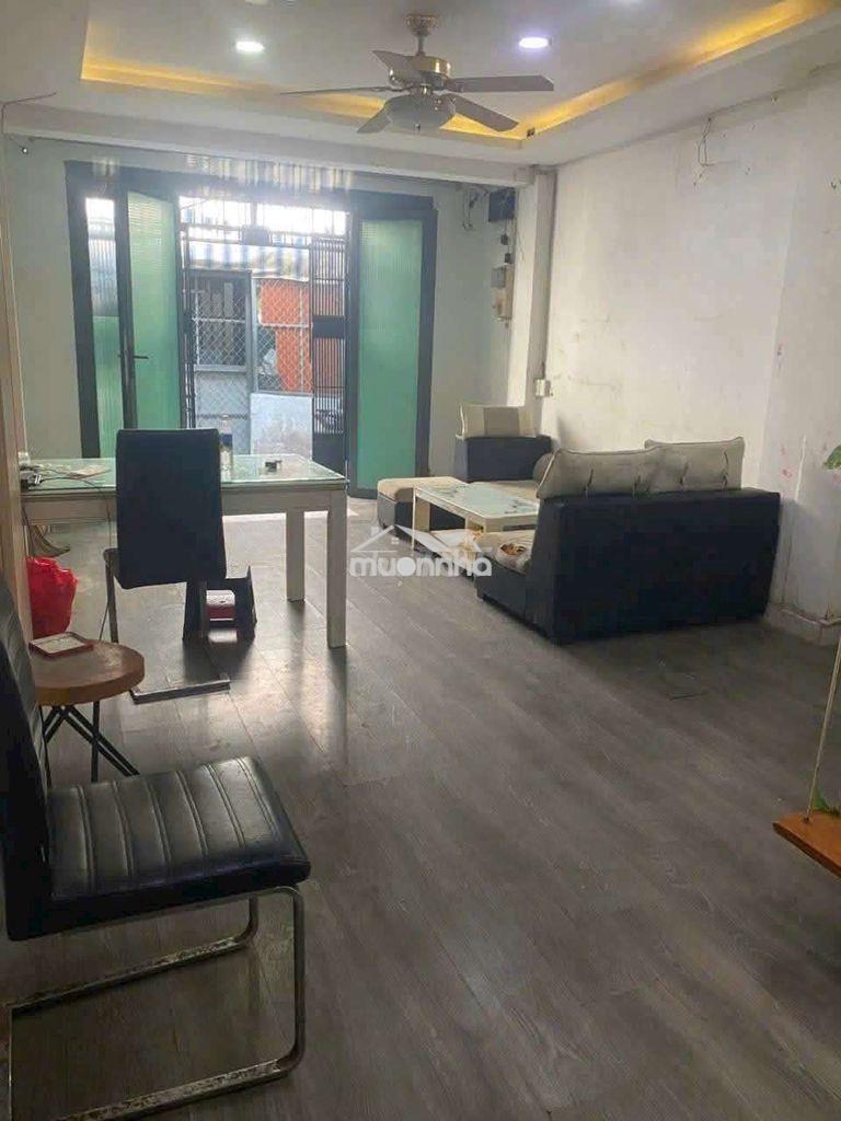 🏠🏠 Cho thuê nhà hẻm ba gác đường trần phú, q5
💢 dt 4 m ❌️ 14m - 2