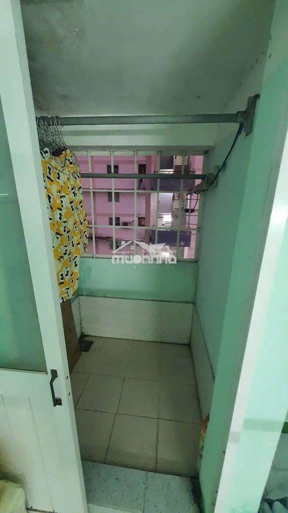 Nhà becamex mỹ phước 1, lầu 2 ,giá 100% tiền:  275 triệu. thuê 2,2tr - 4