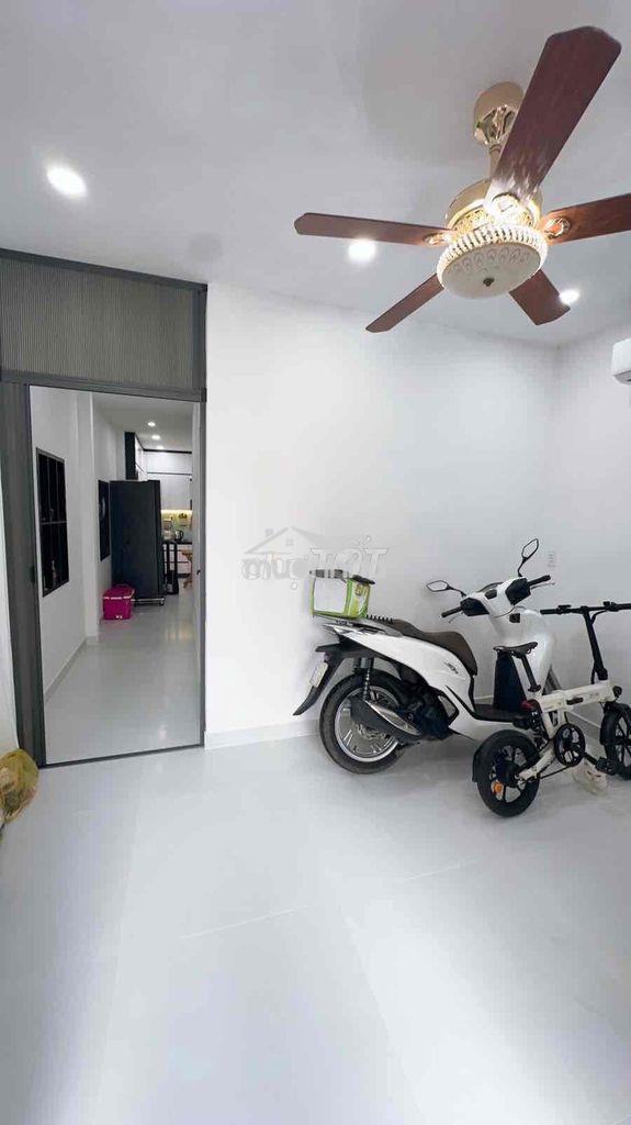 Bán nhà 50m2 chỉ 3ty8 - 2