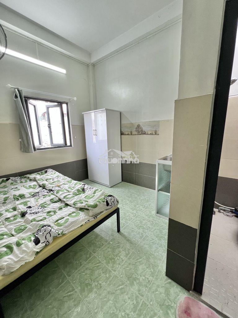 Cho thuê phòng cửa sổ trời - 2