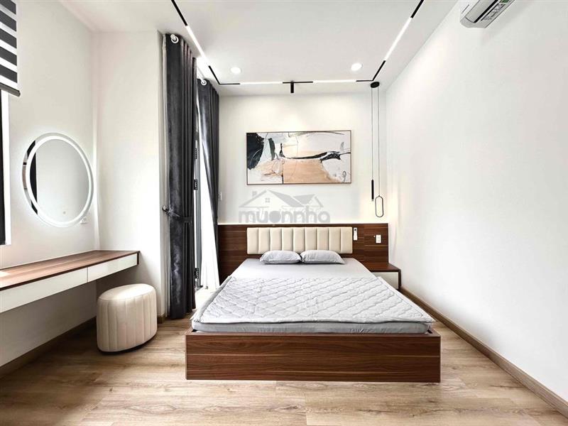 Studio trống sẵn ngay trục đường lớn quận 10
