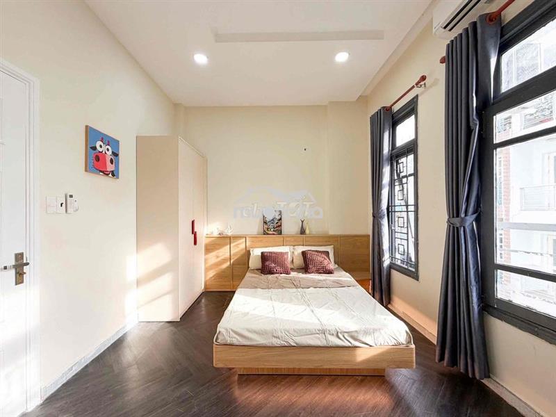 Studio fullnt ánh sáng đối diện đường lê văn sỹ & chợ nguyễn văn trỗi