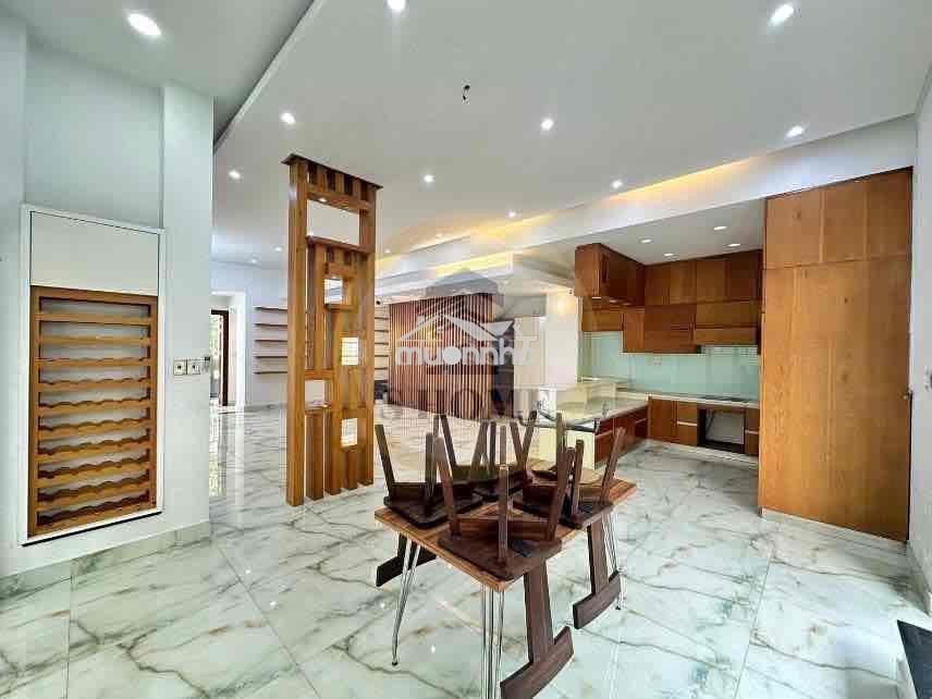 Thuê biệt thự him lam q7 làm vp/ở -diện tích 700m2 có hầm,6pn giá 65tr - 2