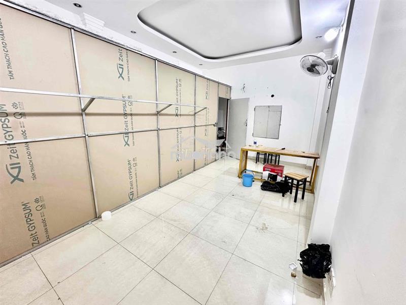 Phòng rộng giá rẻ mặt tiền 590 luỹ bán bích, tân phú