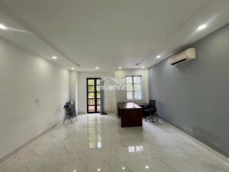 Cho thuê nguyên sàn lầu 1 văn phòng cityland giá 12tr