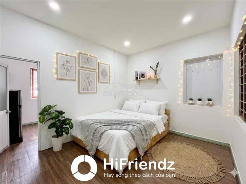 Căn hộ 1 phòng ngủ tách bếp mặt tiền đường hùng vương quận 5 thoáng