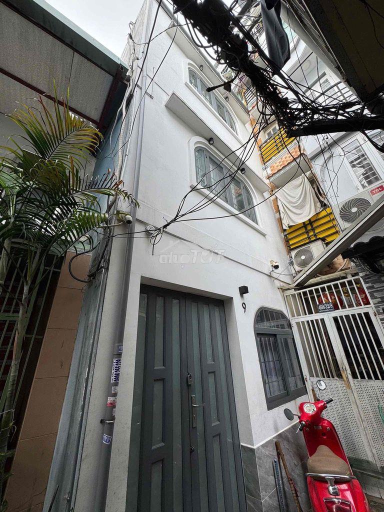 Nhà nguyên căn ngay đại học ueh quận 10