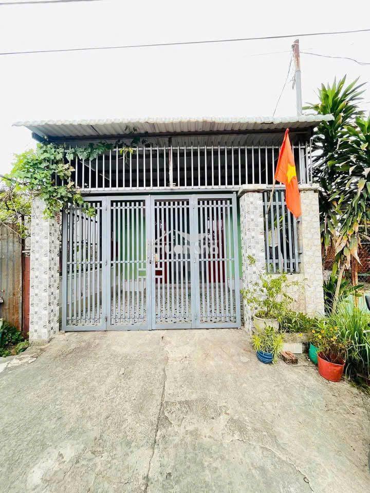 Bán nhà 2 phòng ngủ, 107m2, hẻm ô tô xã tân thông hội, củ chi, 915 tr