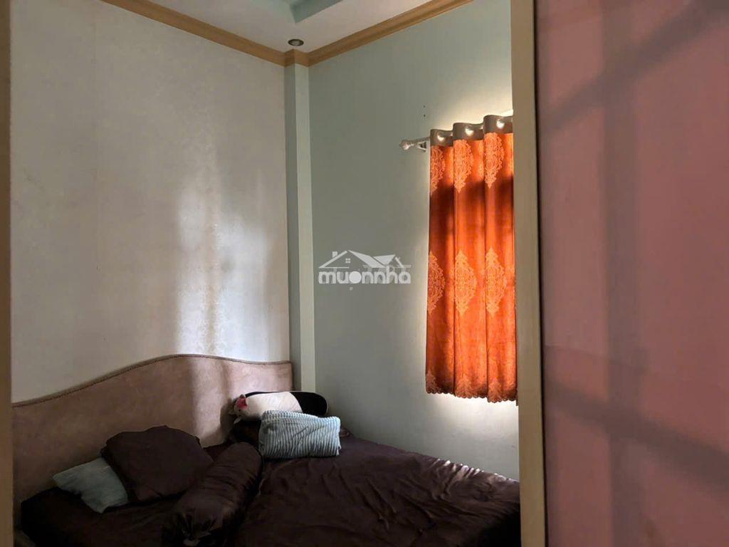 Cho thuê nhà hẻm 6 m thông cách mt gò dầu 30 m : 4 x 13 đúc 3 tấm - 2
