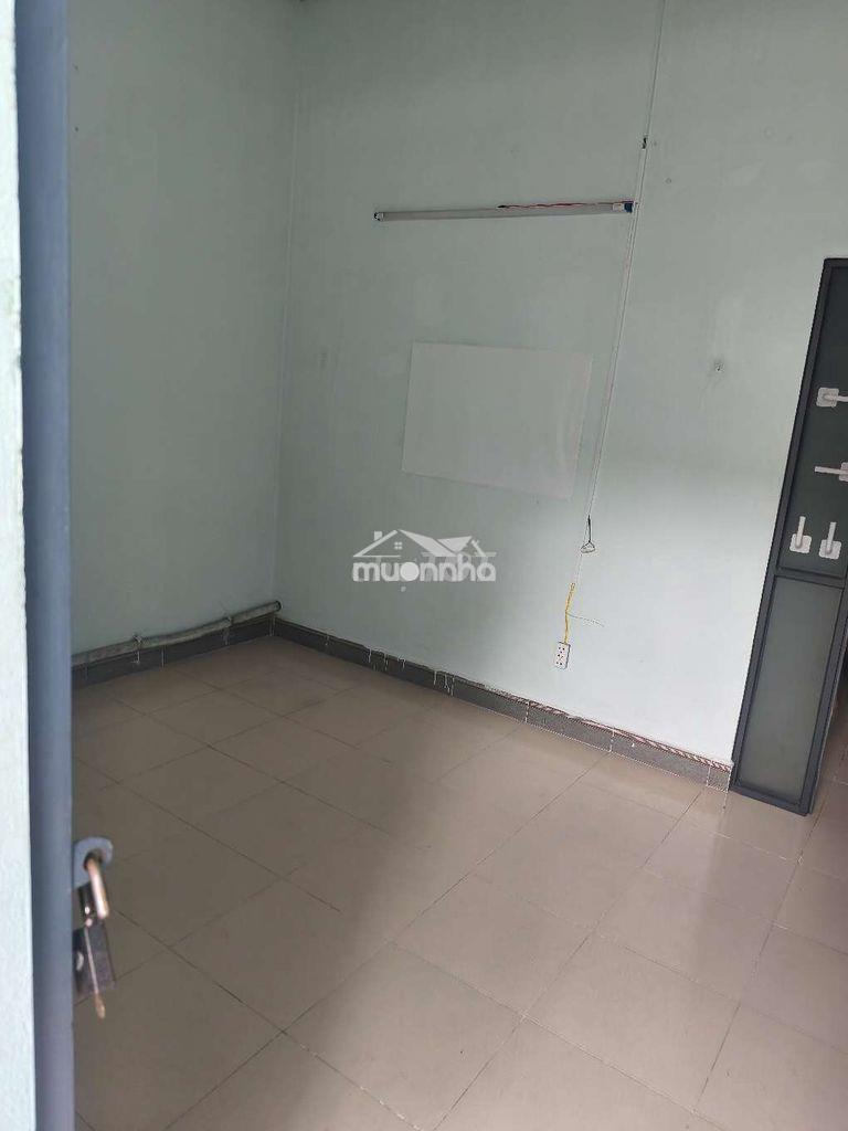 Cho thuê nhà nguyên căn 3 phòng ngủ hẻm 380 lê văn lương  - 3