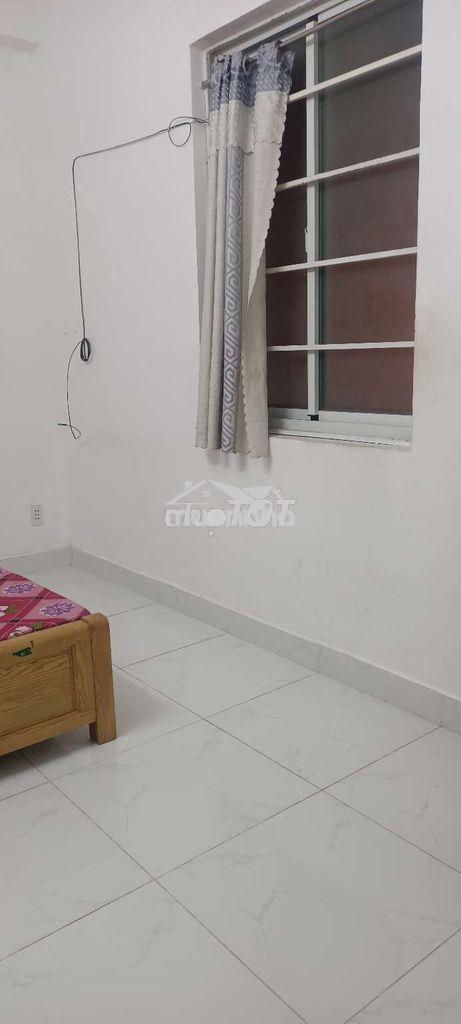 Cho thuê căn lầu 2 gồm 2 phòng ngủ có bếp nấu.có cửa sổ và ban công  - 3