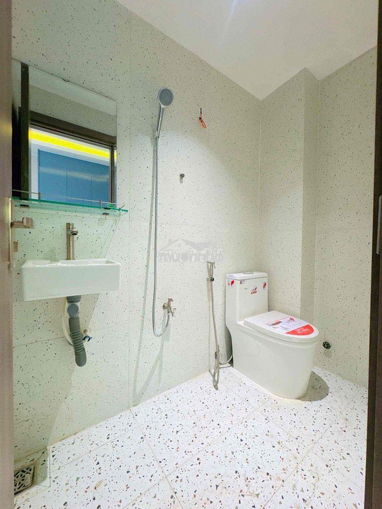 Già rồi còn không nên nết, đá bay luôn căn nhà lầu tâm huyết 2 vk ck - 4