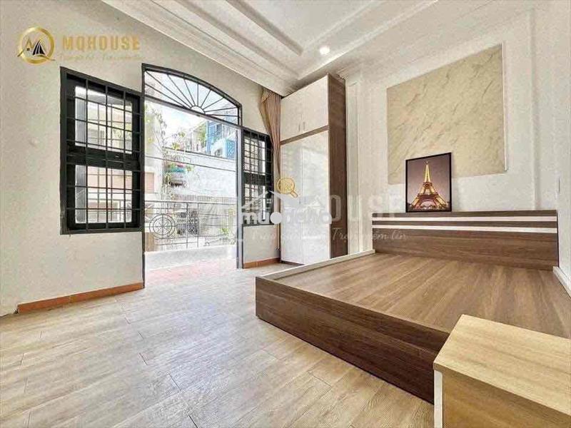 Căn hộ dịch cụ studio ban công 40m2 gần tại khu ẩm thực plx giáp q3