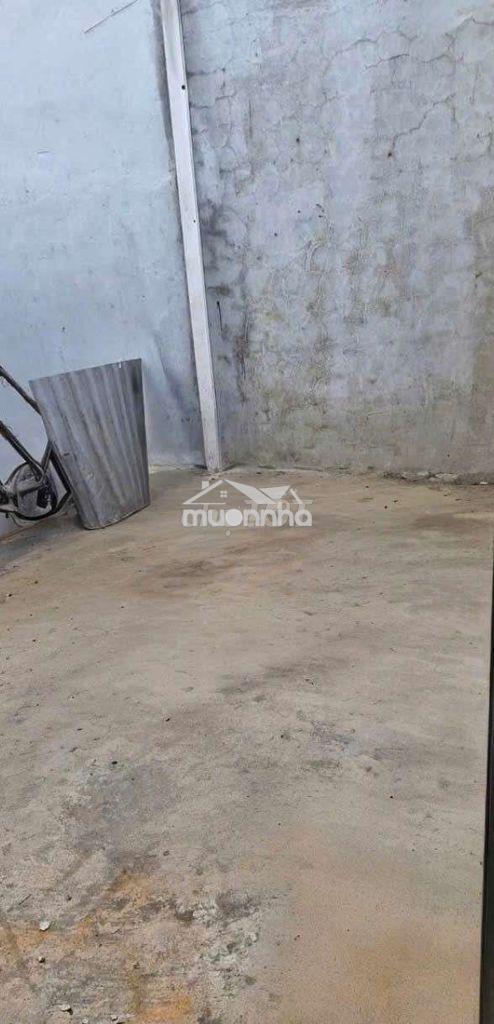 Cho thuê kho 586 5tr, dt 125mv, lộ 16m 10 tấn. - 2