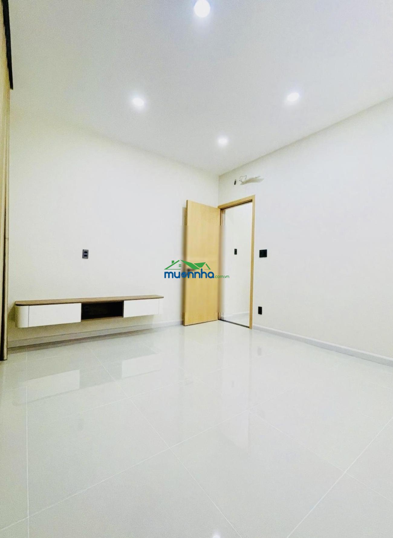 Bán nhà mới 2 tầng hẻm xe hơi phạm văn đồng linh đông thủ đức ngay cao đẳng công nghệ sổ hồng riêng