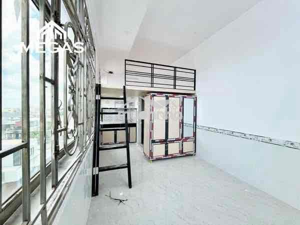 Đại học mở - 3tr8 / cửa sổ trời thoáng - gác cao- thang máy - 4