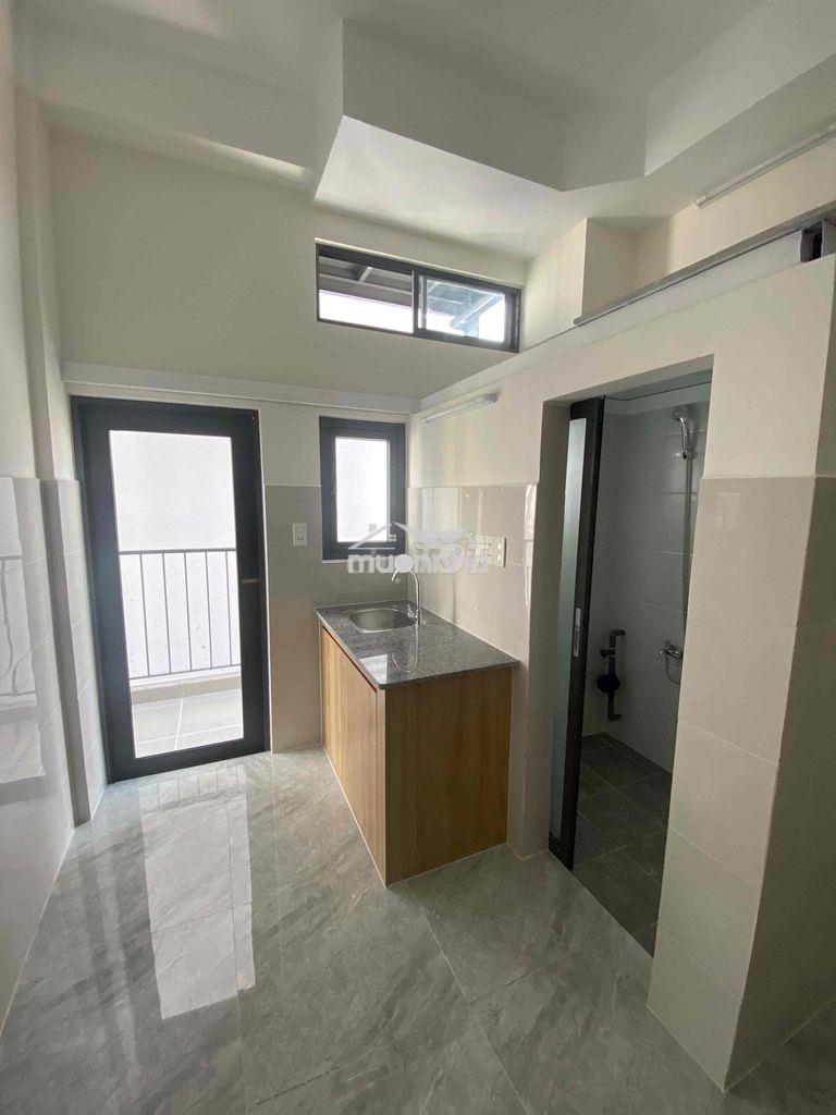 Phòng 30m2 có ban công riêng, gác lửng 4tr - 4