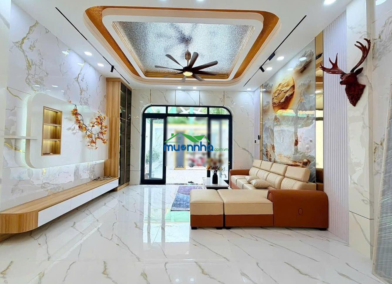 Bán nhà 5x20m tại chợ bờ ngựa. đang cho thuê 20 triệu / tháng