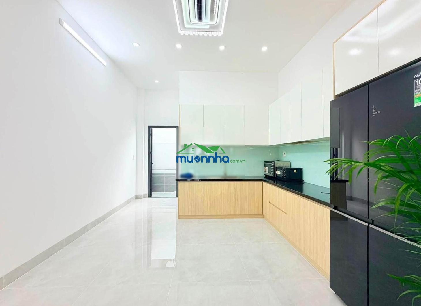 Bán gấp nhà 4m x 23m xây mới 2 tầng có sân rộng 8m đường hiệp thành 17 gần bến xe buýt hiệp thành