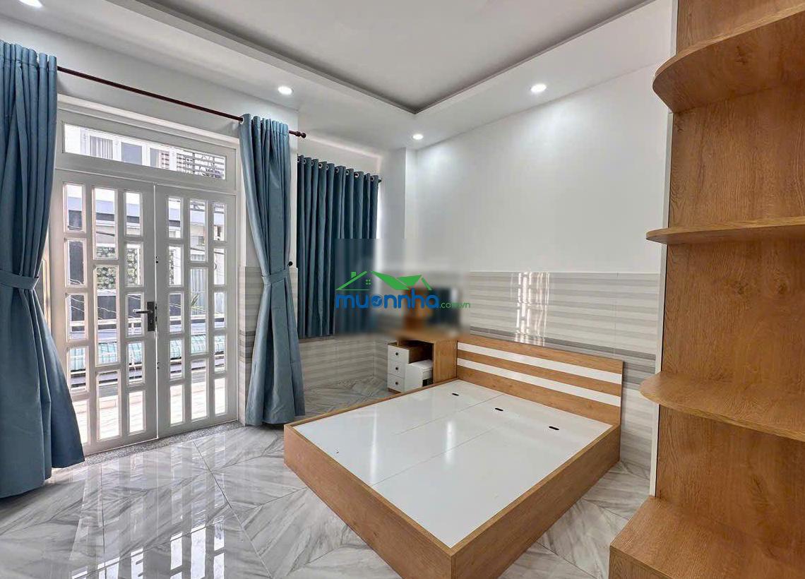 5,6 tỷ, kề bên ga metro s5 phú hữu, nhà 2 tầng 61m2(4x15,25), 3 pn, đường ô tô