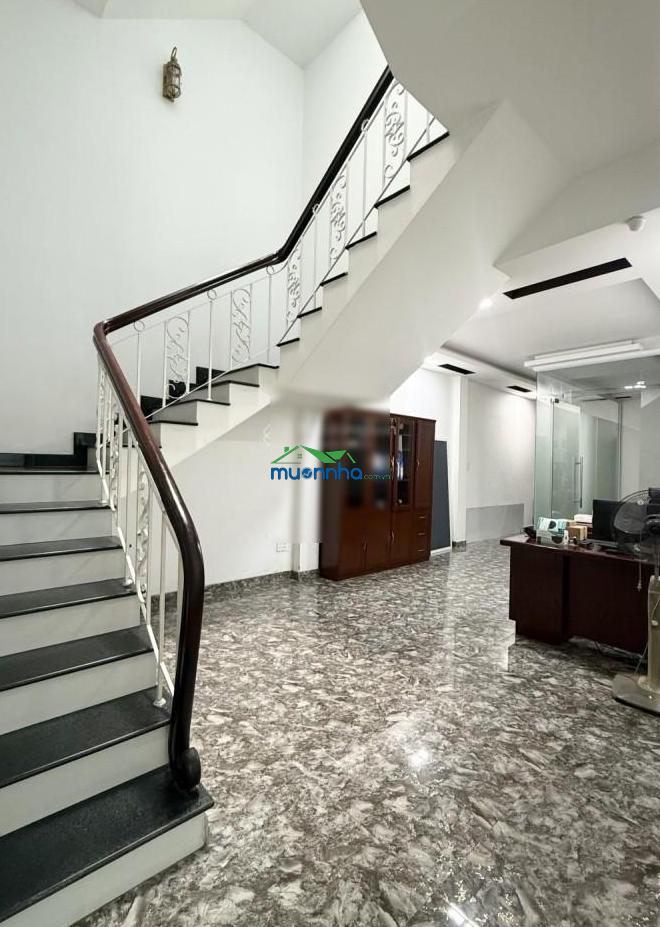 Mặt tiền kinh doanh, trước nhà 10m, dt 185m2, nguyễn trãi quận 1