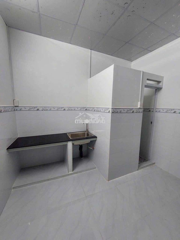 Cho thuê nhà đường phạm hùng c1 dt.3m5×5m5 } 1 lầu 2 phòng 1 toilet. - 3