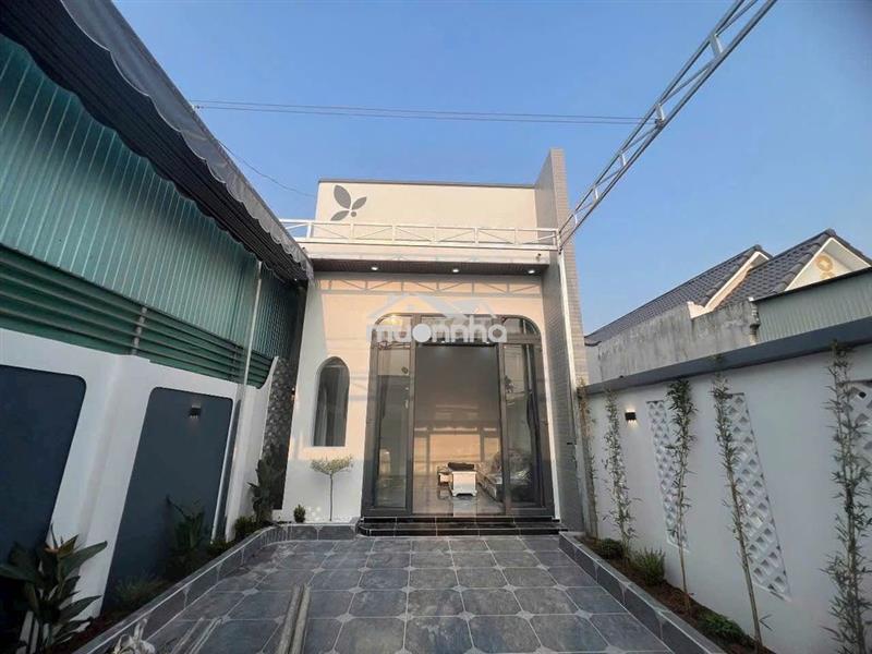 Về quê bán lại căn nhà cấp 4 mới xây ở rất kiên cố, đường 6m