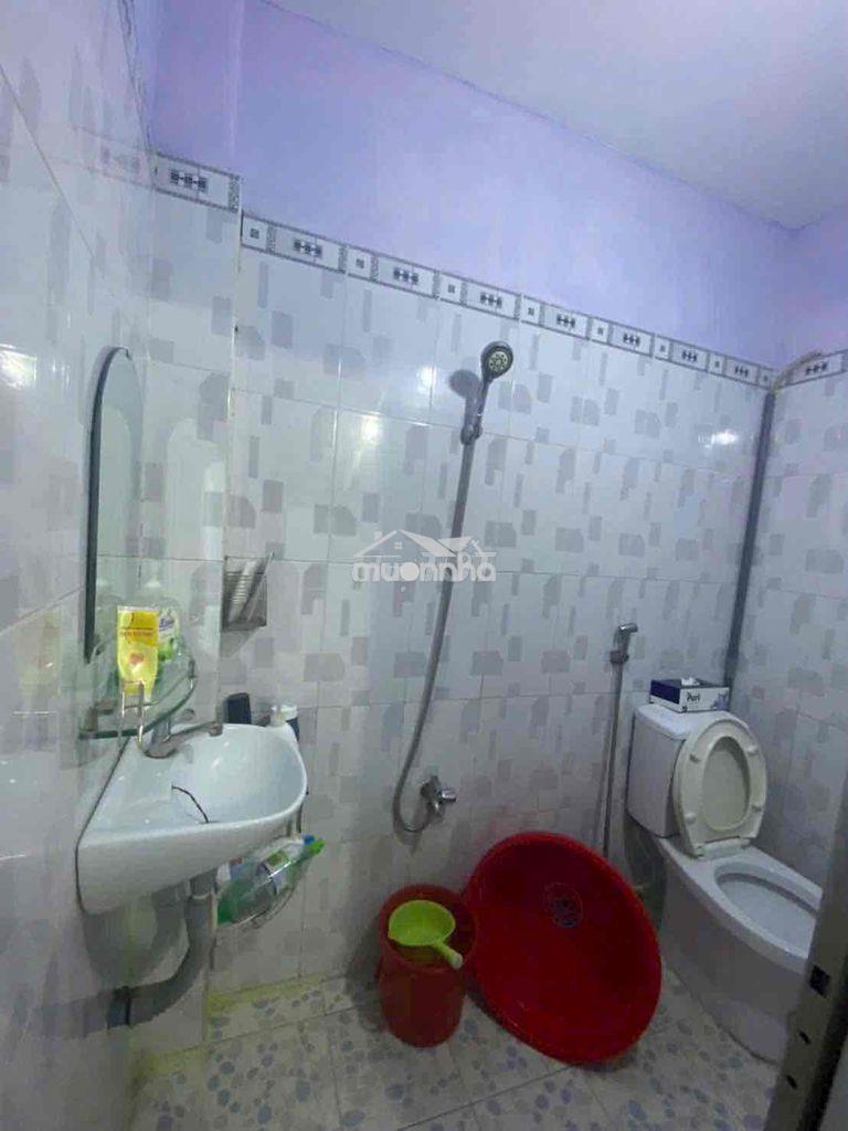 Cho thuê nhà mới xây tan thới hiệp q12 64m 1pn 1wc hxh 5tr giáp gv kd