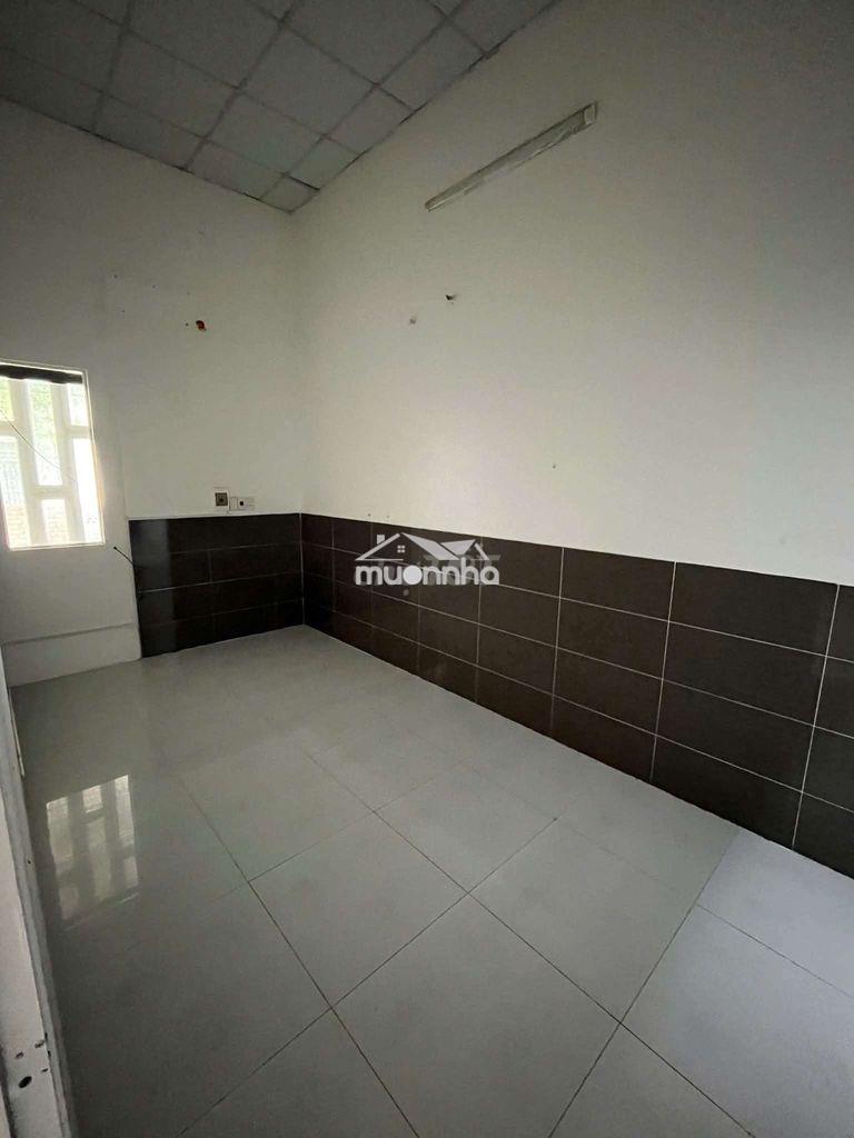 Cho thuê nhà ngay đường 5 cũ sân xe hơi 5triệu - 2