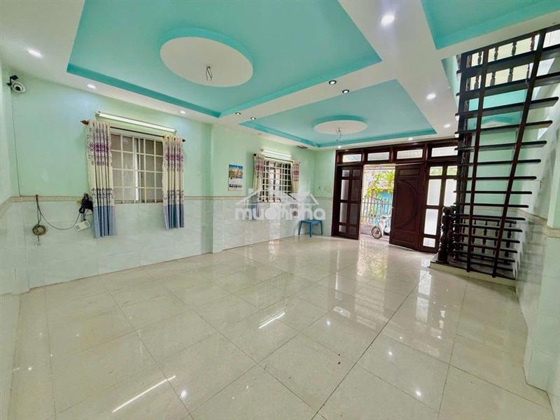 Nhà 2 tầng 109m2 - 3 tỷ hơn gần trung tâm hành chính dĩ an