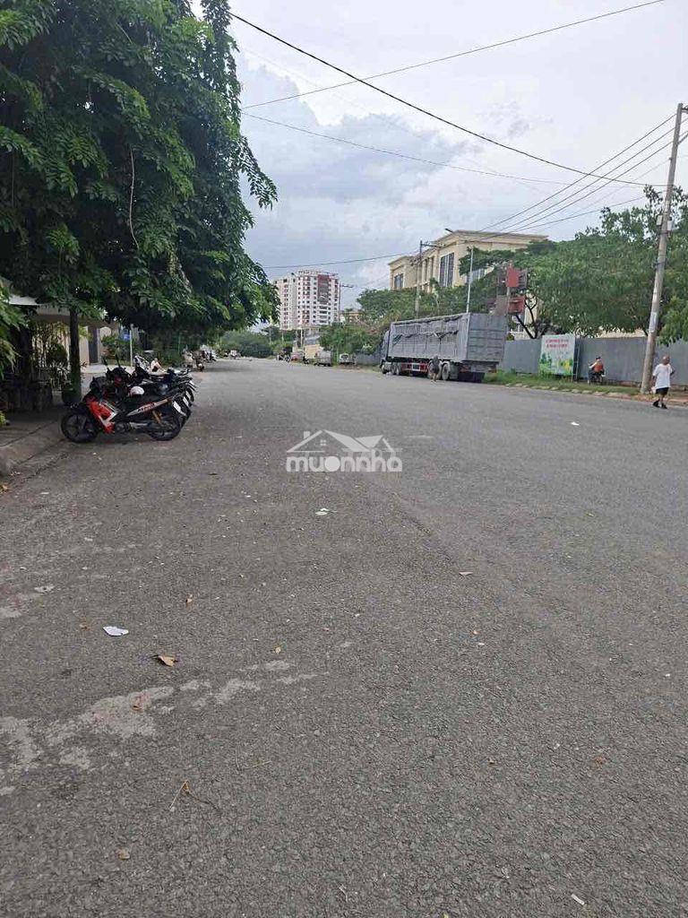 Cho thuê nhà 4.5x20m, lững, 2 lầu, 5pn, đường 30m, kdc an sương, q12 - 4