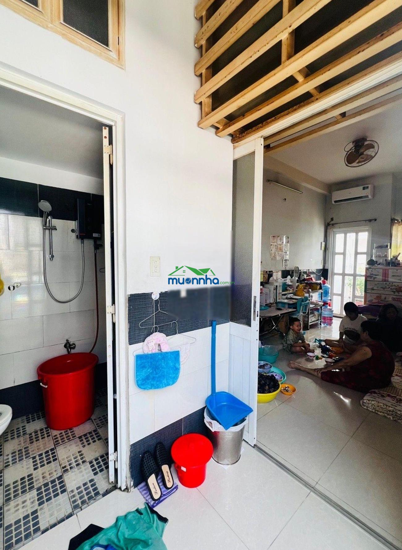 Bán nhà góc 2 mặt tiền hẻm xe hơi vị trí cực đẹp gần ngã tư võ văn kiệt hồ học lãm an lạc