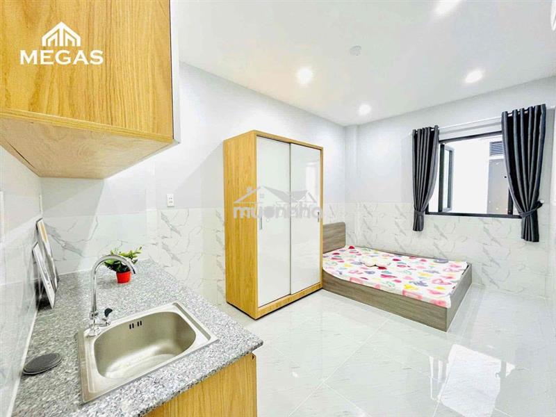 Studio full nội thất thang máy