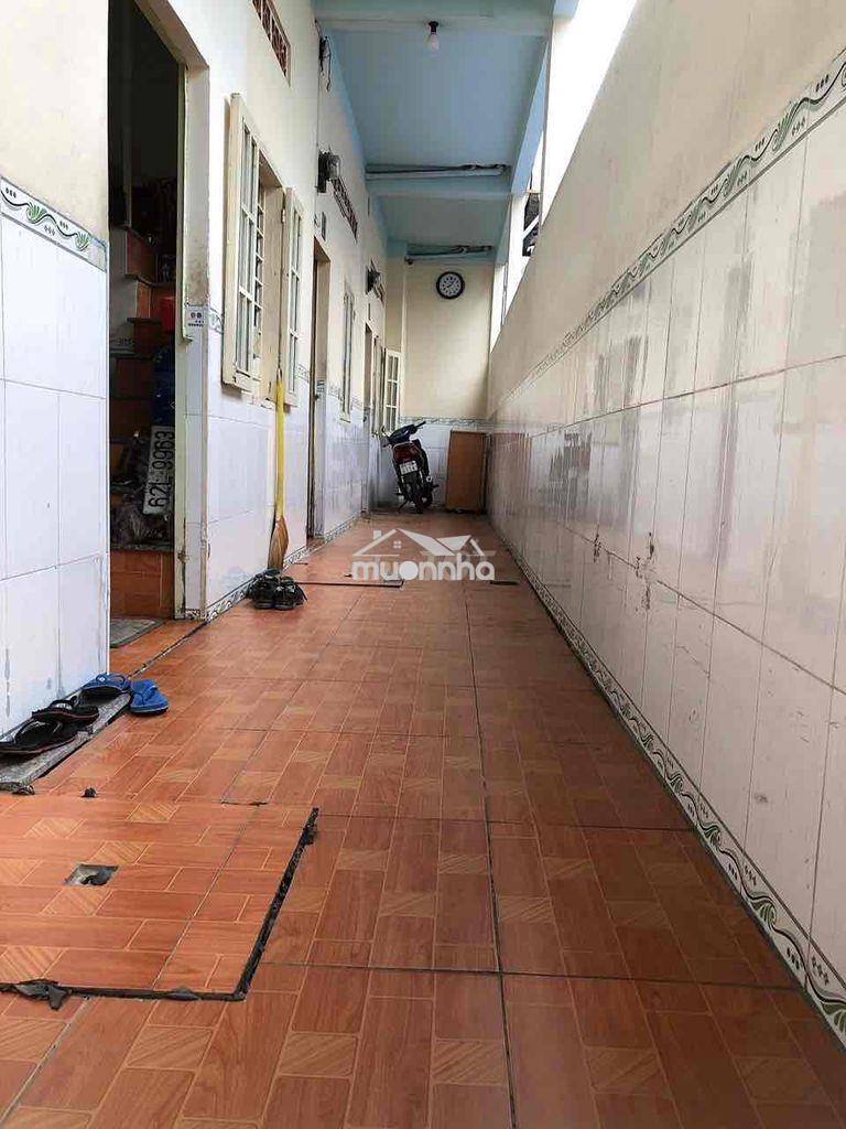 C/thuê nhà mini nguên căn hẻm ôtôcó chổ đậu xe ôtô trước nhà có nước