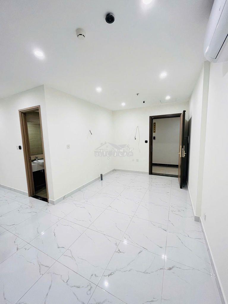Bán căn góc 2pn hướng đông nam, view quãng trường, công viên 36ha