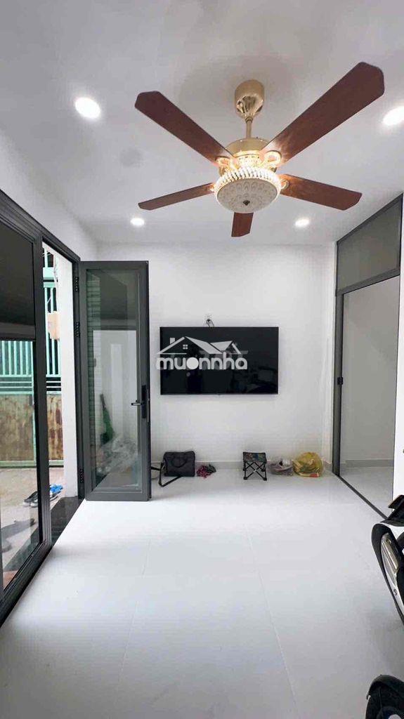Bán nhà cho con đi học