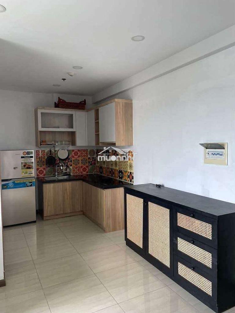 Cho thuê bcons plaza căn góc full nội thất xịn, gần làng đại học