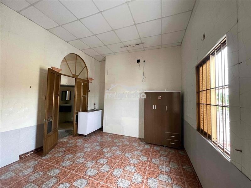 Thuê phòng lầu 3, 29 trần văn quang