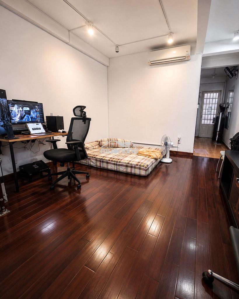 Bán chung cư gần 60m2 - lầu 1 -có nhà xe -nguyễn xí giao phạm văn đồng - 3